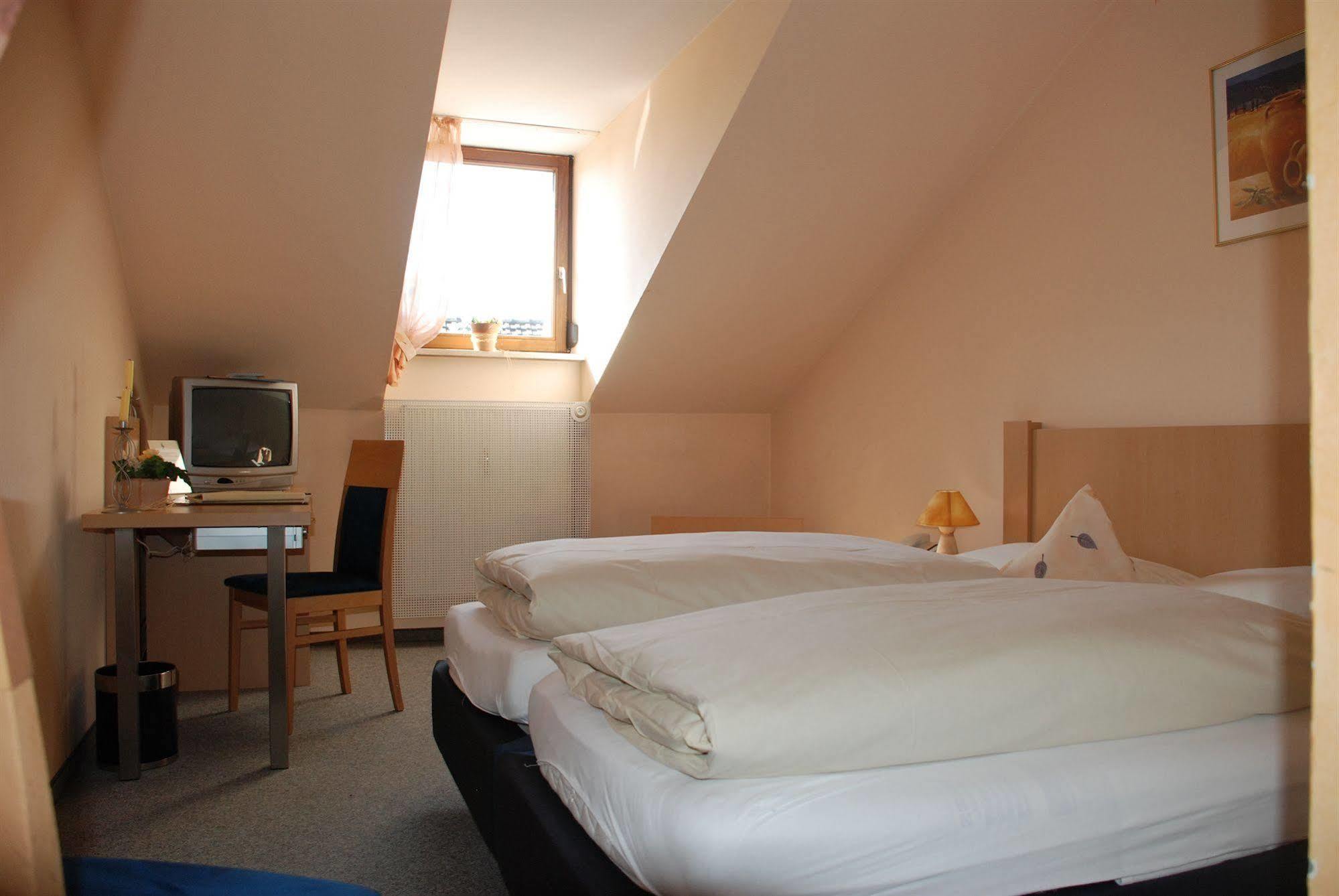 Hotel Bockmaier Oberpframmern Eksteriør bilde